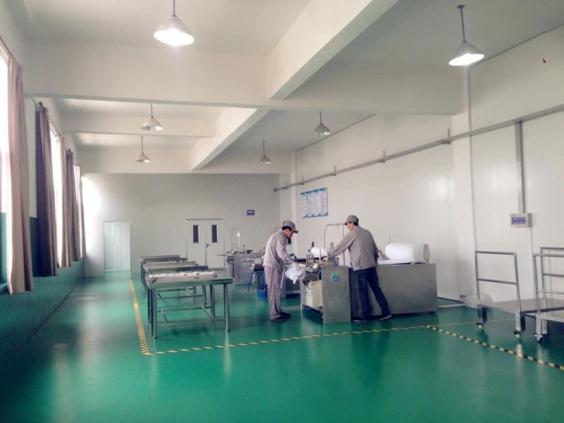 Medical Disposable Isolation Gown 45GSM SMS Waterproof Surgical Isolation Gown