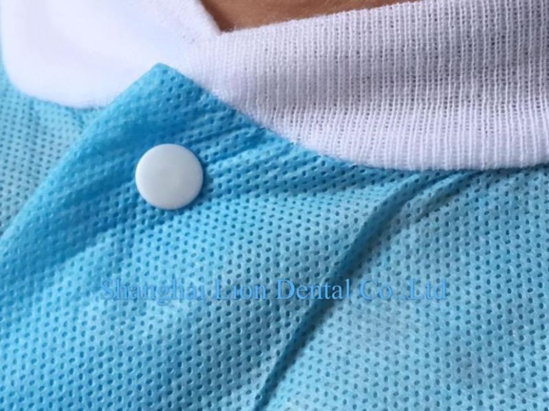Disposable Non Woven Lab Coat with Buttons and Pockets Isolation Gown