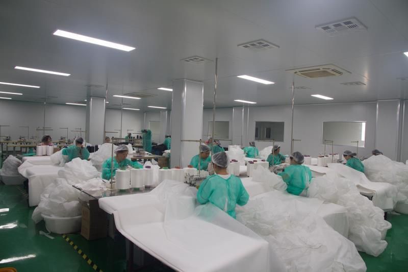 Good Price Sterile Packing SMS Surgical Gown