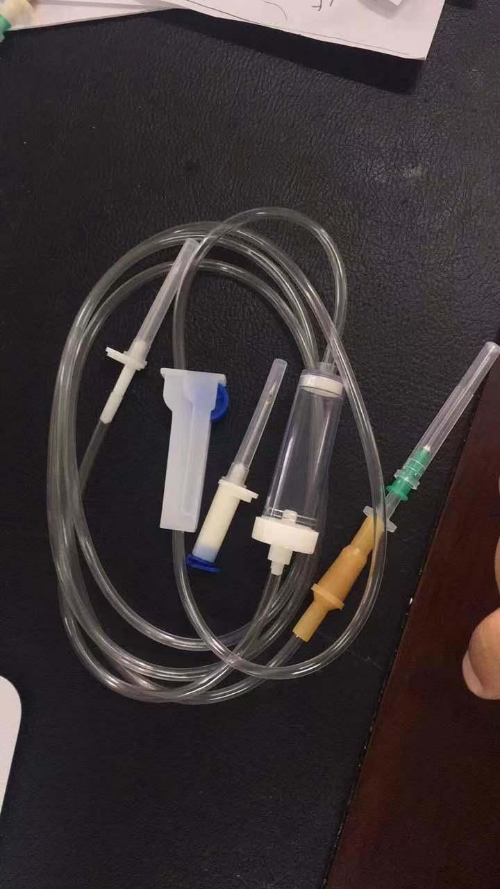Competitive Price Infusion Set with Metallic Spike