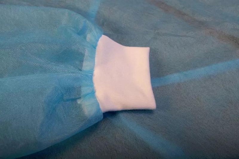 Disposable Medical Isolation Gown Low Price Blue PP Non-Woven Fabric 35g