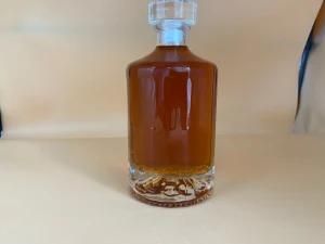 500ml/750mlwhisky/Whiskey/Vodka/Red Wine Color Painting Glass Bottle with Mountain Inside