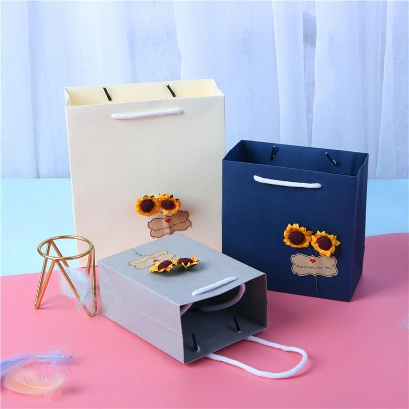 Custom Biodegradable Luxury Paper Fine White Cardboard Tote Shopping Packaging Handbag with Cotton/Ribben Handle Gift Bag