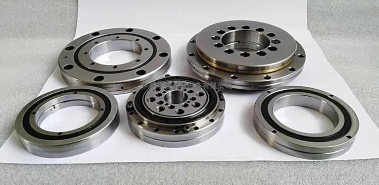 800mm Hrb80070 Crossed Cylindrical Roller Bearing with Two Outer Semi Rings