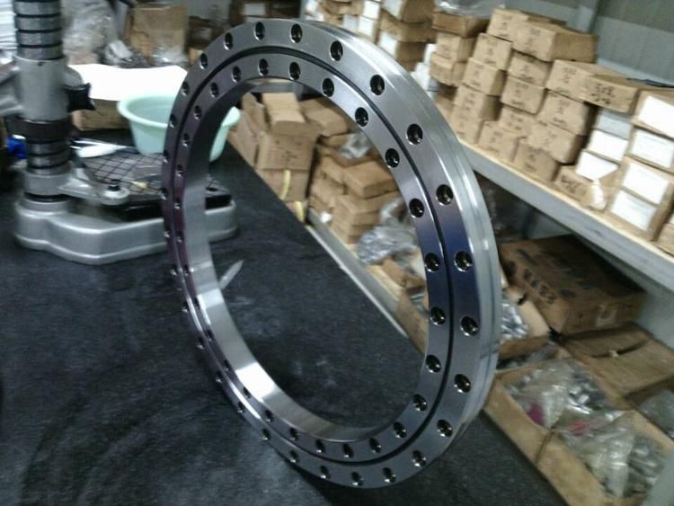 140mm Hre14016 Crossed Cylindrical Roller Bearing with Two Inner Semi Rings