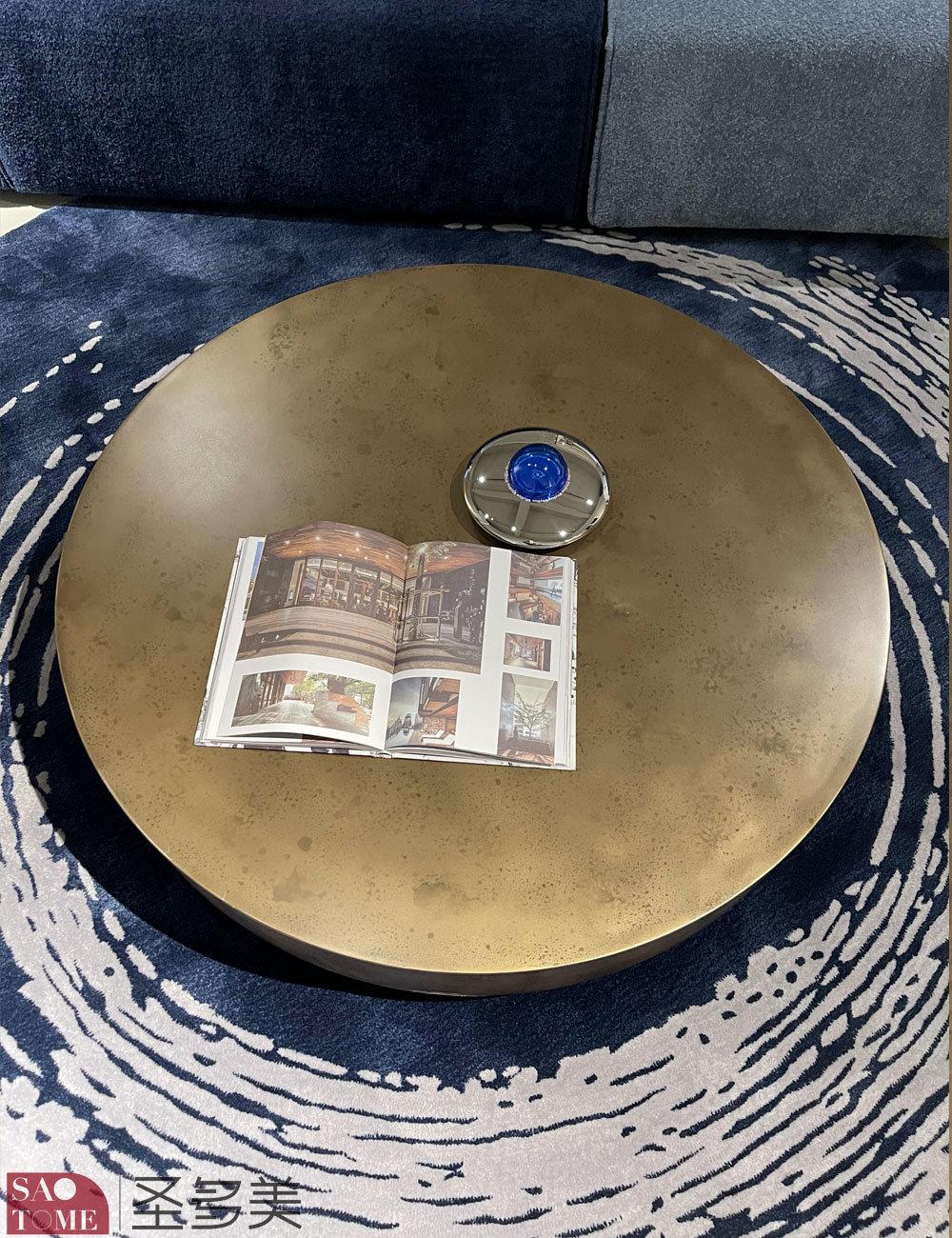 Modern Luxurious Family Living Room Wooden Metal Paint Round Table
