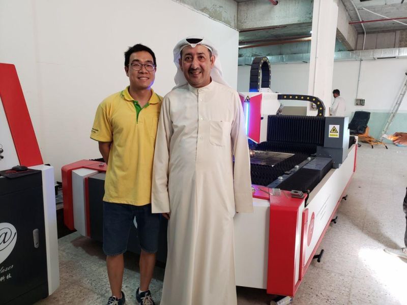 Ipg or Raycus Source 500W 750W 1000W 1500W 2000W 3000wmetal Protect Covering Fiber Laser Cutting Machine