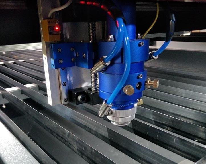 CNC Wood Metal Laser Cutting Machine with Auto Focus 1390