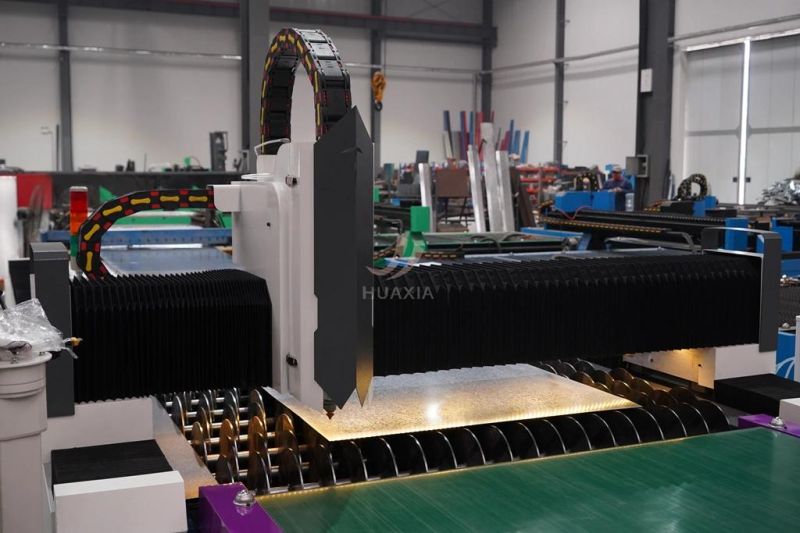 CNC Fiber Laser Cutting Machine with Laser Generator