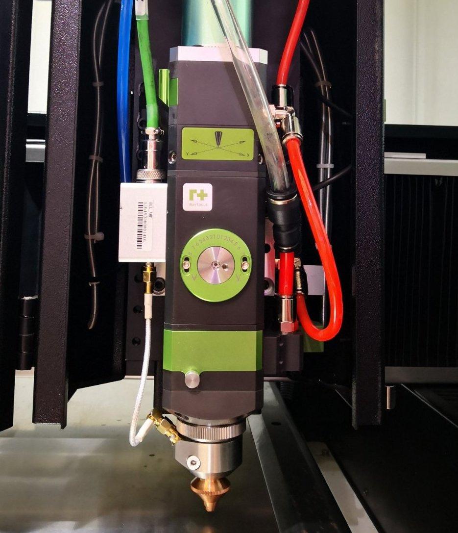 Best Service 1390 6060 6080 Enclosed Fiber Laser Cutting CNC Machine High Accuracy 1000W 1500W 2000W Fiber Metal Cutting Laser Machine