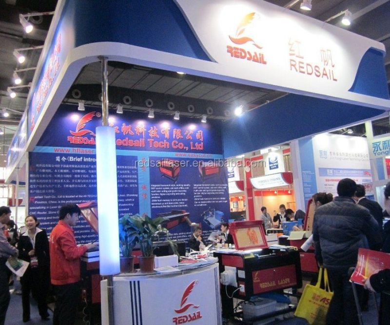 CO2 Laser Cutting Machine 80W 100W 130W CNC Laser Engraving Machine