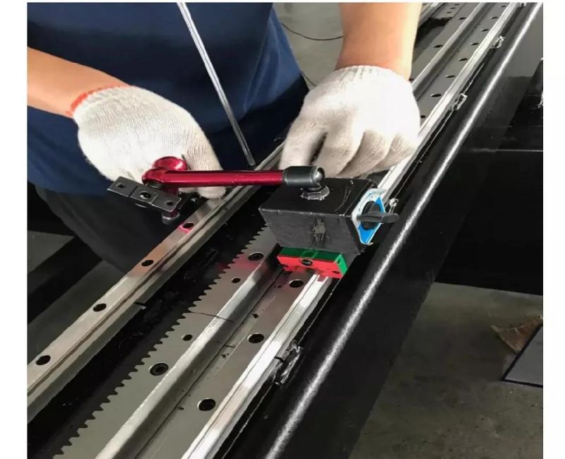 Laser Cutting Green Glass Protective Cover Fiber Laser 1024nm machine