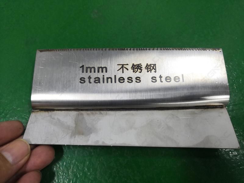 Sign-1000W Easy to Operate Hand-Held Laser Welding Machine