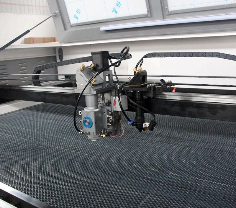 High Precision CNC CO2 Laser Cutter Engraver Machinery Flc1325 CE Certified
