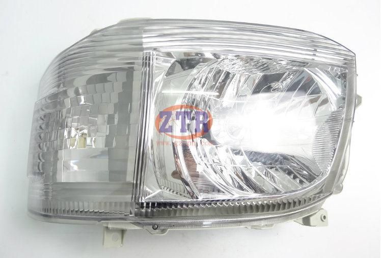 Auto Parts Head Light for Toyota Hiace 2005 81170-26800