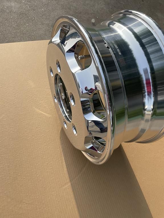 17.5X6.75 Alloy Truck Wheels with Trapezoid Wind Holes