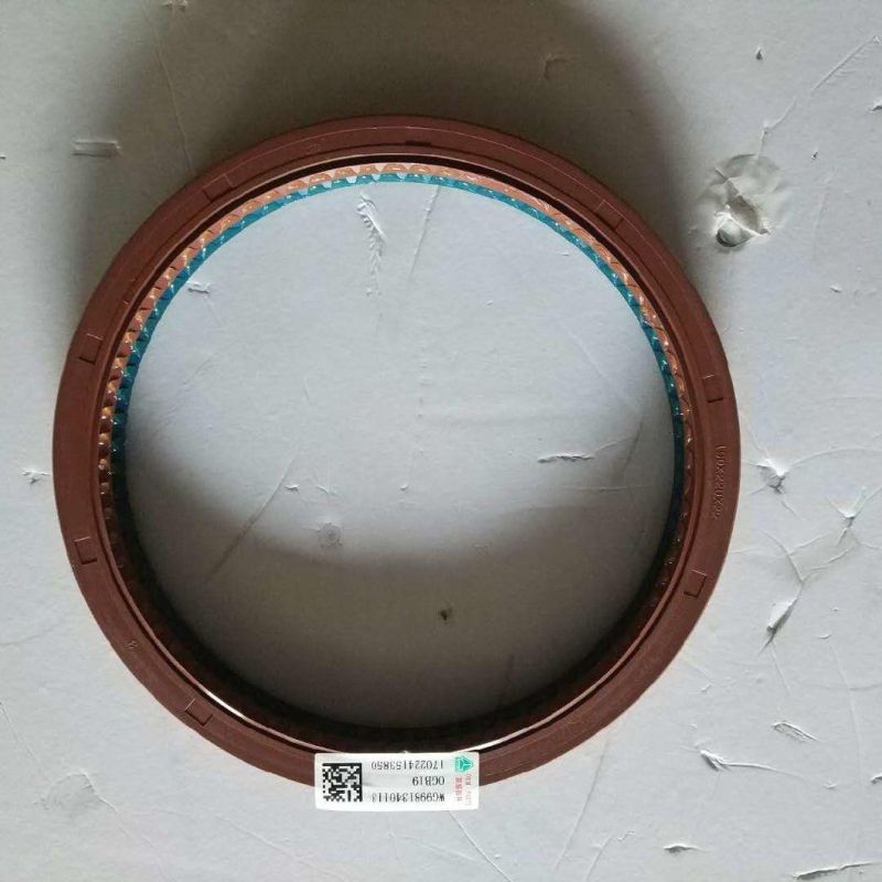 Wg9981340113 Original Sinotruk HOWO Parts Oil Seal for Wheel Hub