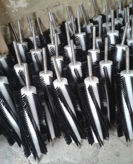 Black Wire Fruit Cleaning or Polishing Roller Brush (YY-735)