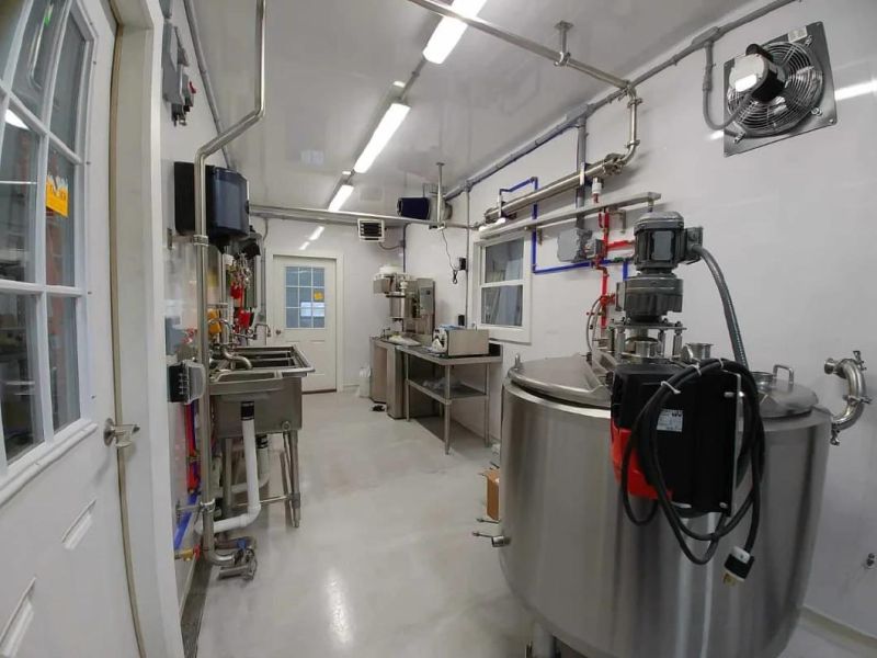 300L Per Hour Mobile Self Sufficien Pasteurized Milk Production Plant
