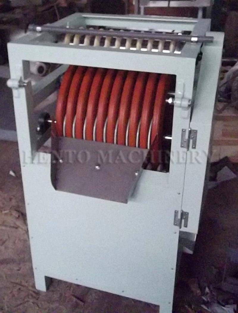 High Efficiency Wet Type Peeling Machine for Peanut / Favabean Skin Cutting Opening Machine / Broad Bean Opening Machine