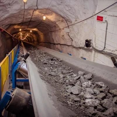 Factory Custom B800/1000/1200/1400/1600 Heavy Duty Mining Ore Belt Conveyor Indonesia