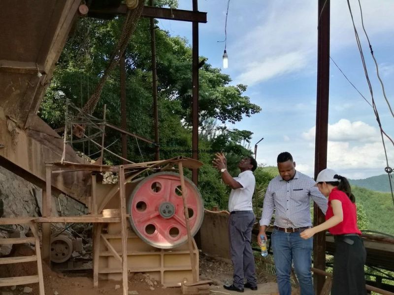 Large Capacity Full Sets Rock Ore Stone Crushing Equipment