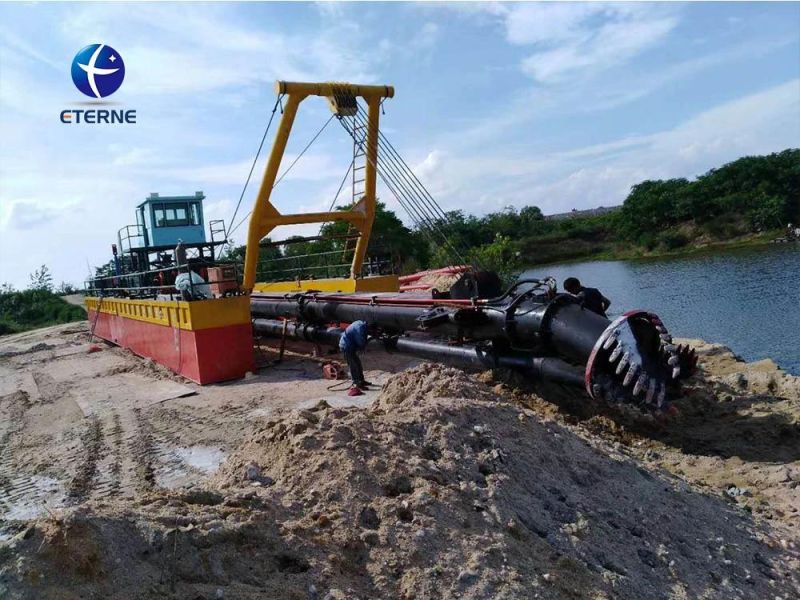 CSD300 Sand Dredging Machine Equipment Hydraulic Canal Ports Pumping Boat River Mining Silt Clay Mud Cutter Suction Dredger Boat Price