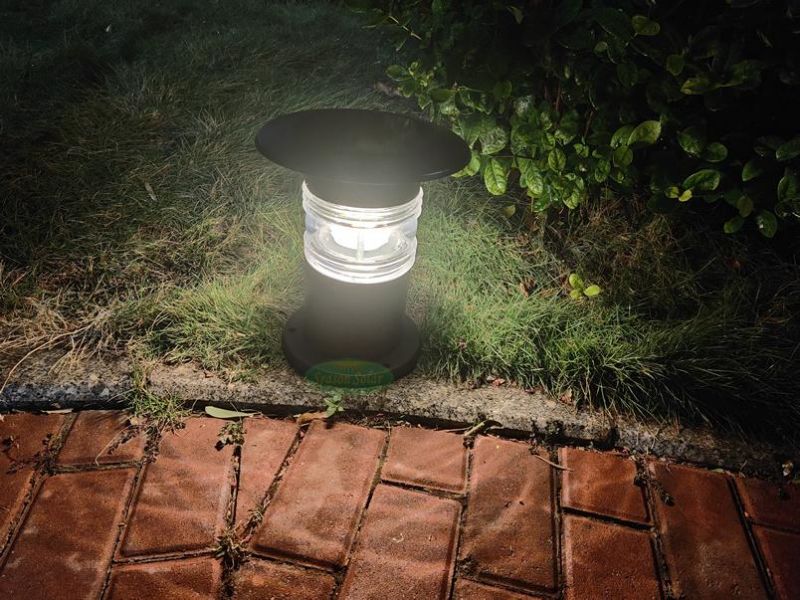 Energy Savinng Lamp Smart LED Pole Light Outdoor Garden Lawn Solar Bollard Light with LED Light