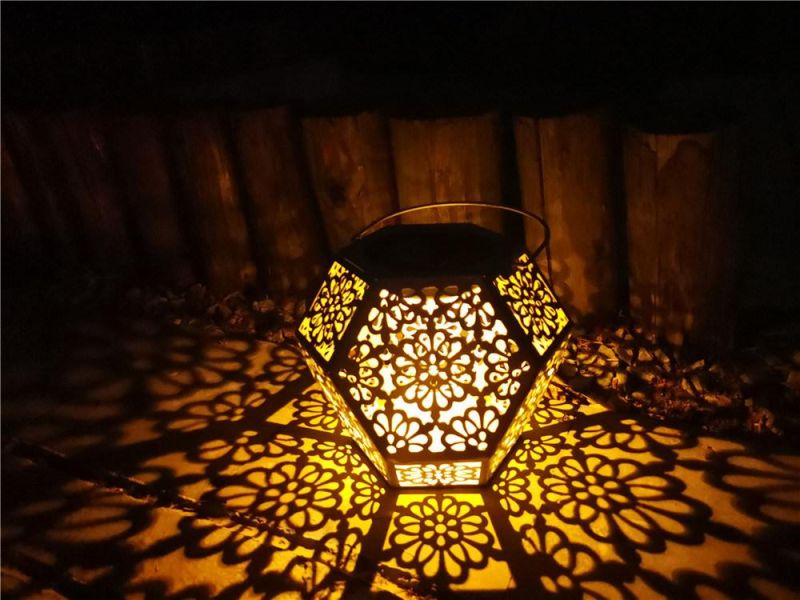 Warm White Outdoor Waterproof Metal Solar Hanging Lamps for Christmas Holiday Patio Tree Decor