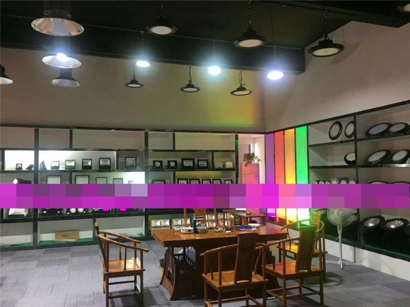 Yaye 18 Ce/RoHS 10W 20W 30W 50W 60W 70W 80W 100W 120W 150W 160W 200W 250W 300W 400W 500W 600W 1000W Outdoor COB SMD Solar LED Flood Tunnel Light LED Floodlight