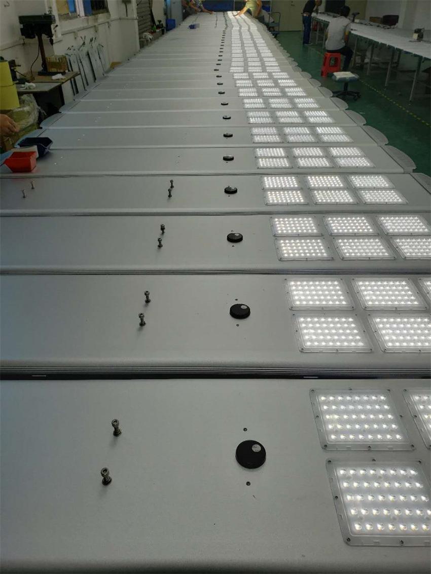 High Quality Energy Saving Solar LED Street Lamp for Home/Garden/Yard