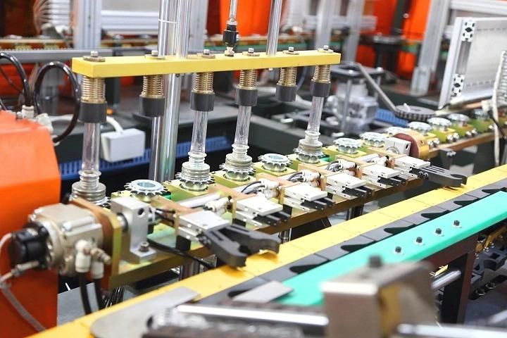 4 Cavity Bottle Making Machine