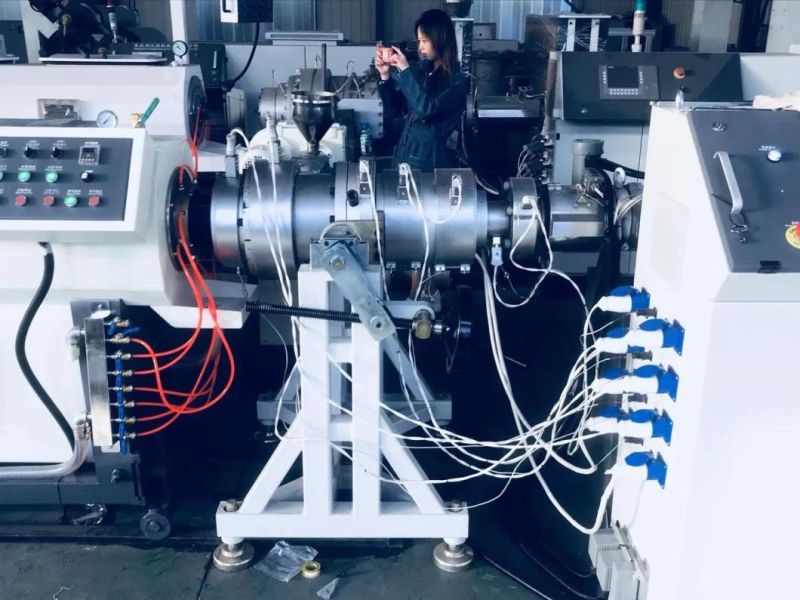 Plastic Pipe Making Line/Extrusion Line/PE/PP Water Supply Production Line