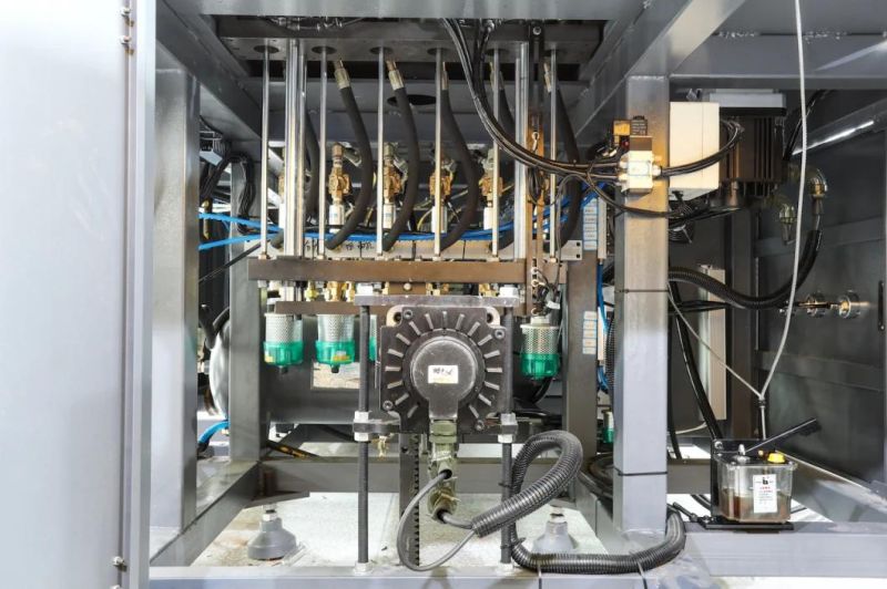 High Speed 6 Cavities Fully Automatic Bottle/Bottling Blow/Blowing Molding/Moulding Machinery/Machine with Servo Motors