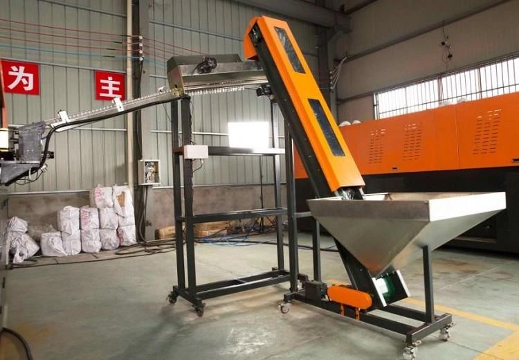 Q6000 Bottle Blowing Machine with High Speed Made in China