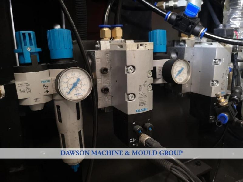 Economy Machine for Making Small Bottle Injection Blow Molding Machine