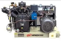 High Efficient Pet Bottle Blower Machine with Four Cavities (BM-SA4)