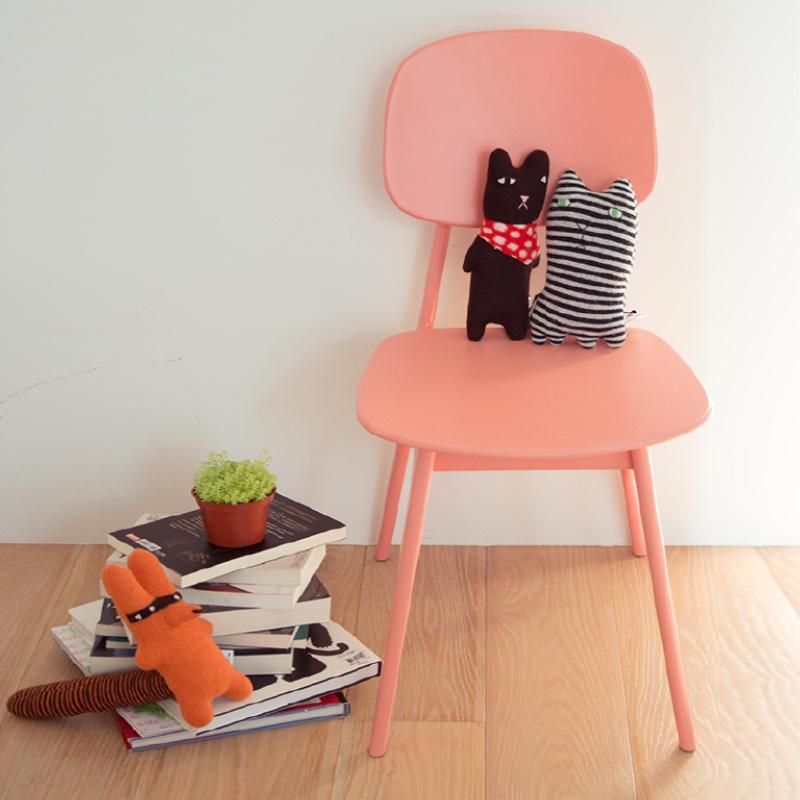 Hot Sale Leisure Chair with Armrest Metal Leg PP Dining Arm Chair Polypropy Plastic Chair