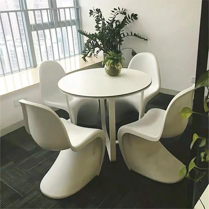 Wholesale Artist Customized Color Horn Dining Plastic Outdoor Chair