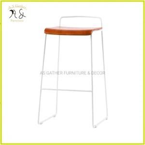 Modern Cafe Metal High Chair Bar Stool in Wooden Seat