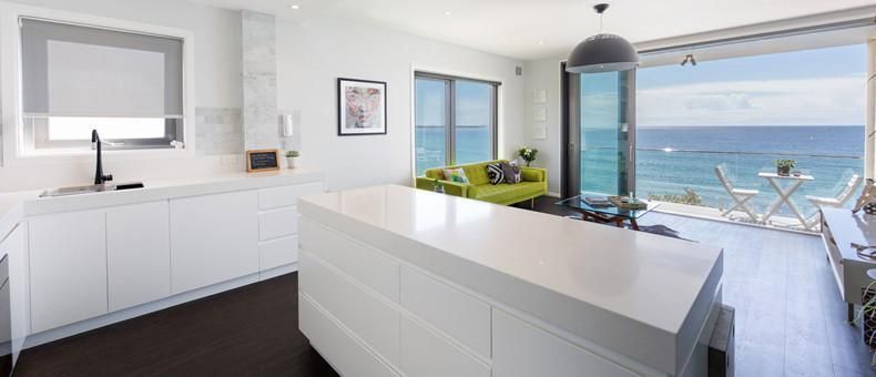 Open Style High Glossy White Lacquer Kitchen Cabinet Furniture