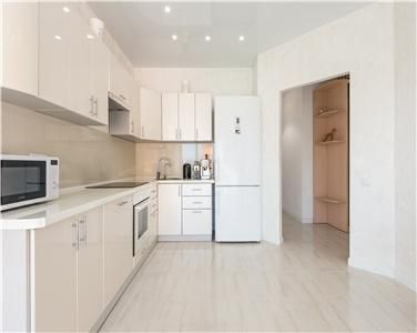 Residential Large Sized Functional Polished Cream White PVC Kitchen Cabinet