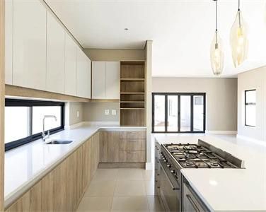 Modern Multifunctional Resistant to High Temperature Laminate Kitchen Cabinet