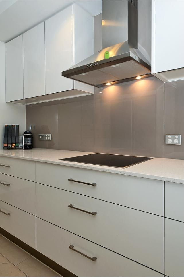 Modern Design Home Furniture Custom Made Acrylic Finish Kitchen Cabinet