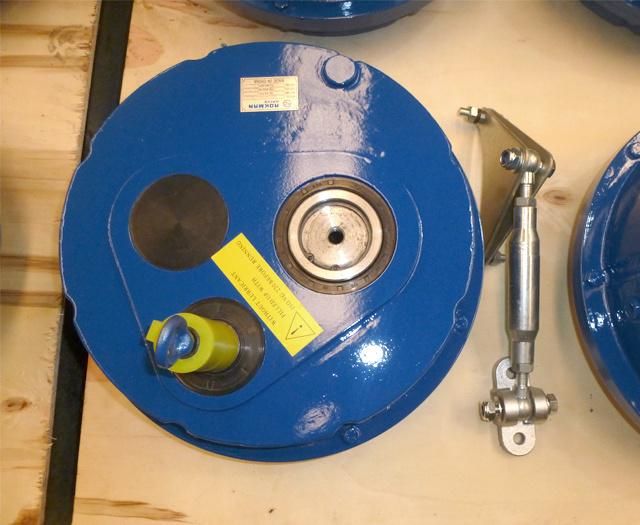 High Performance 1: 10 Ratio Hard Iron Steel ATA Series Shaft Mounted Gearbox