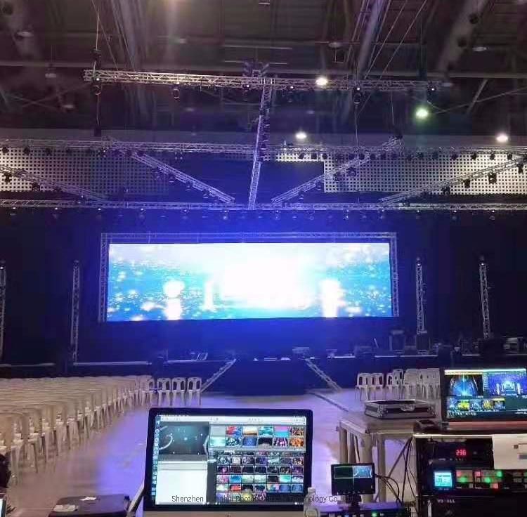 Outdoor Full Color Curve P3.91 P4.81 Rental LED Display for Advertising Panel Screen (500*500mm)
