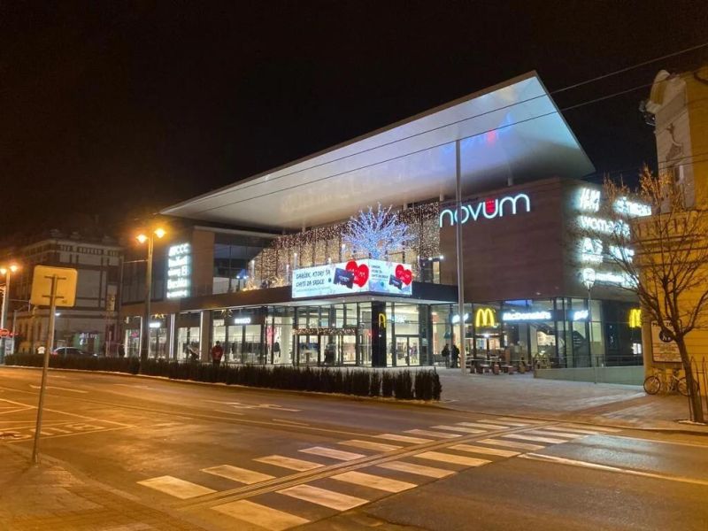 Outdoor HD 90 Degree Corner LED Video Wall for Advertising