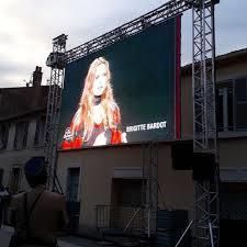 3mm Fws Cardboard, Wooden Carton, Flight Case Low Price LED Display Screen with CE
